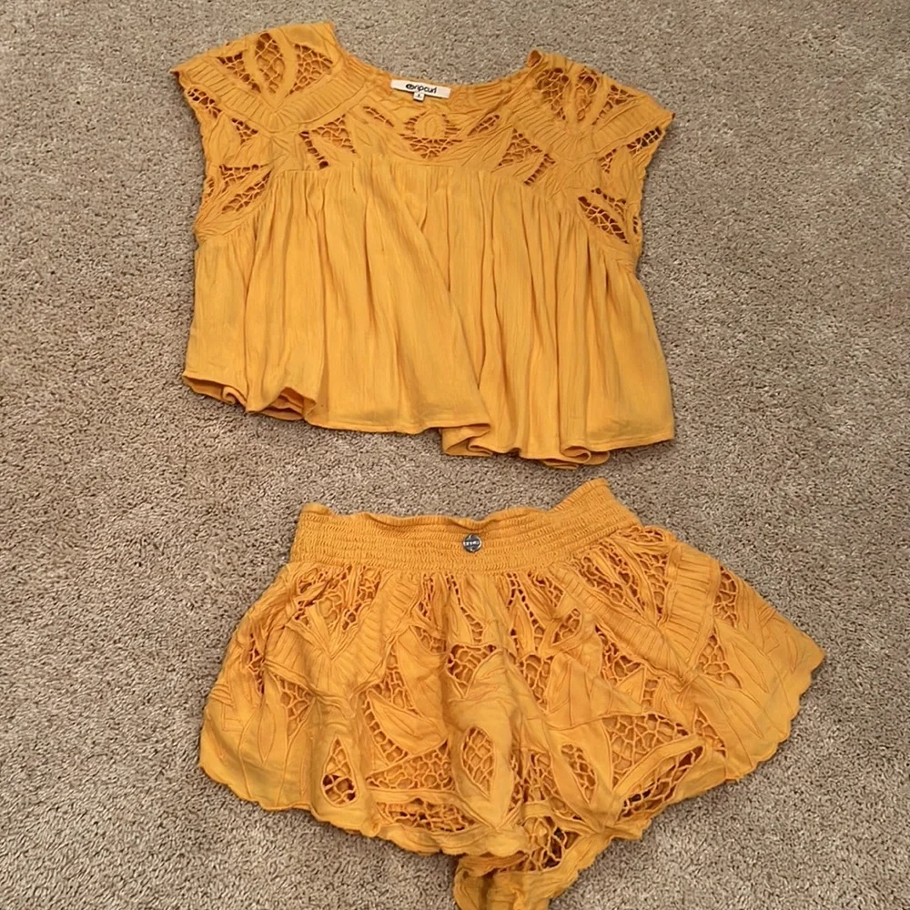 Addable Yellow RipCurl set - Picture 2 of 3